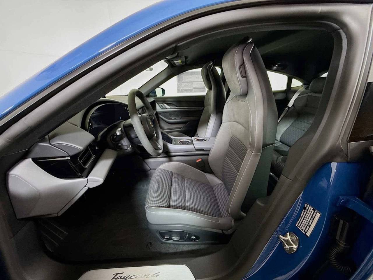 2025 Porsche Taycan 4