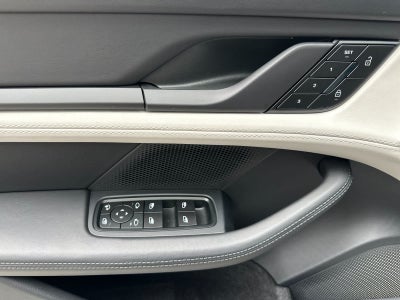2026 Porsche Taycan 4 Black Edition