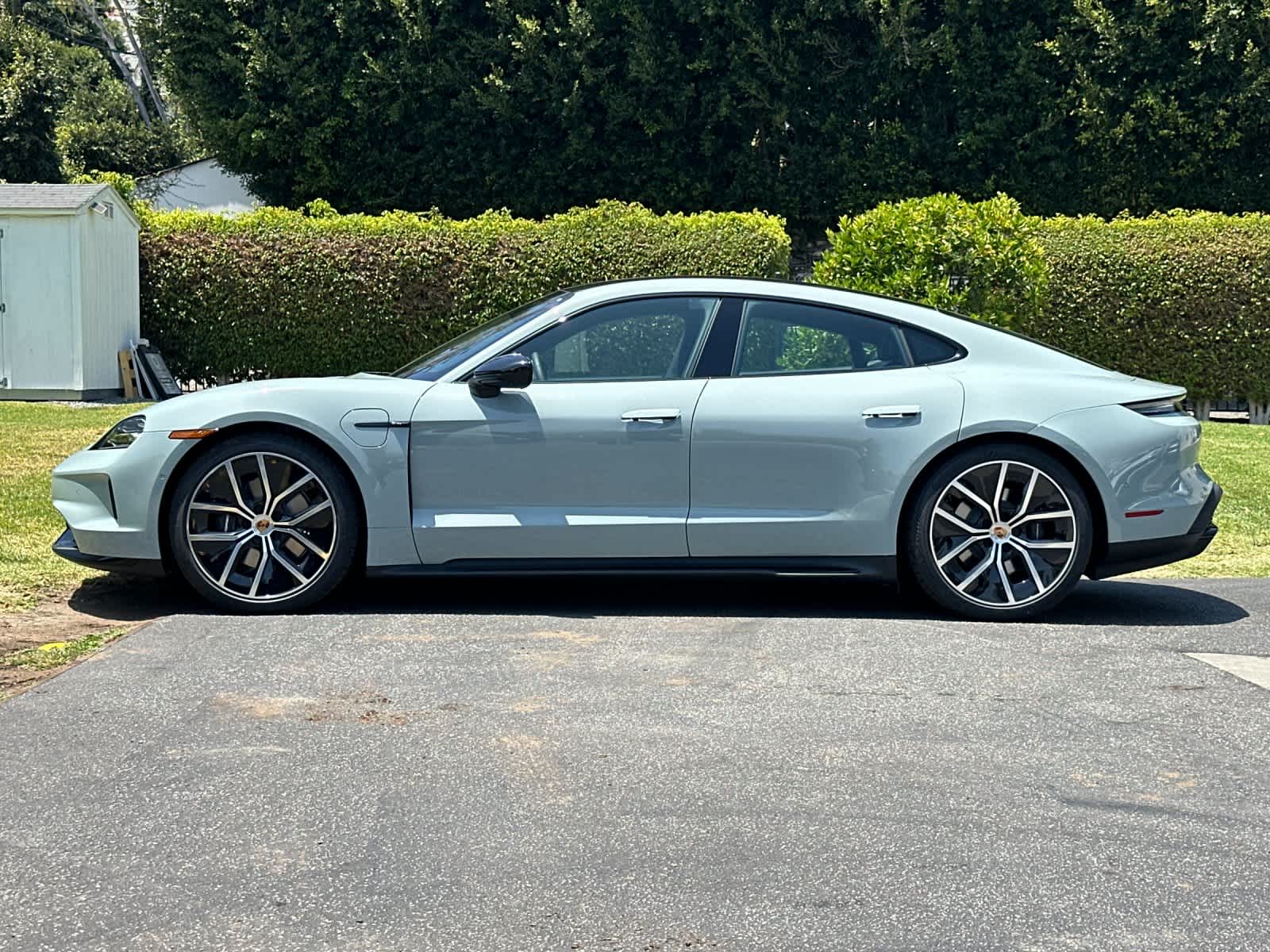 2026 Porsche Taycan Taycan Black Edition