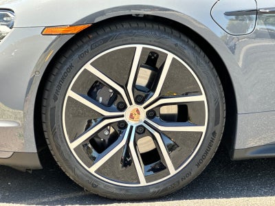 2026 Porsche Taycan Taycan Black Edition