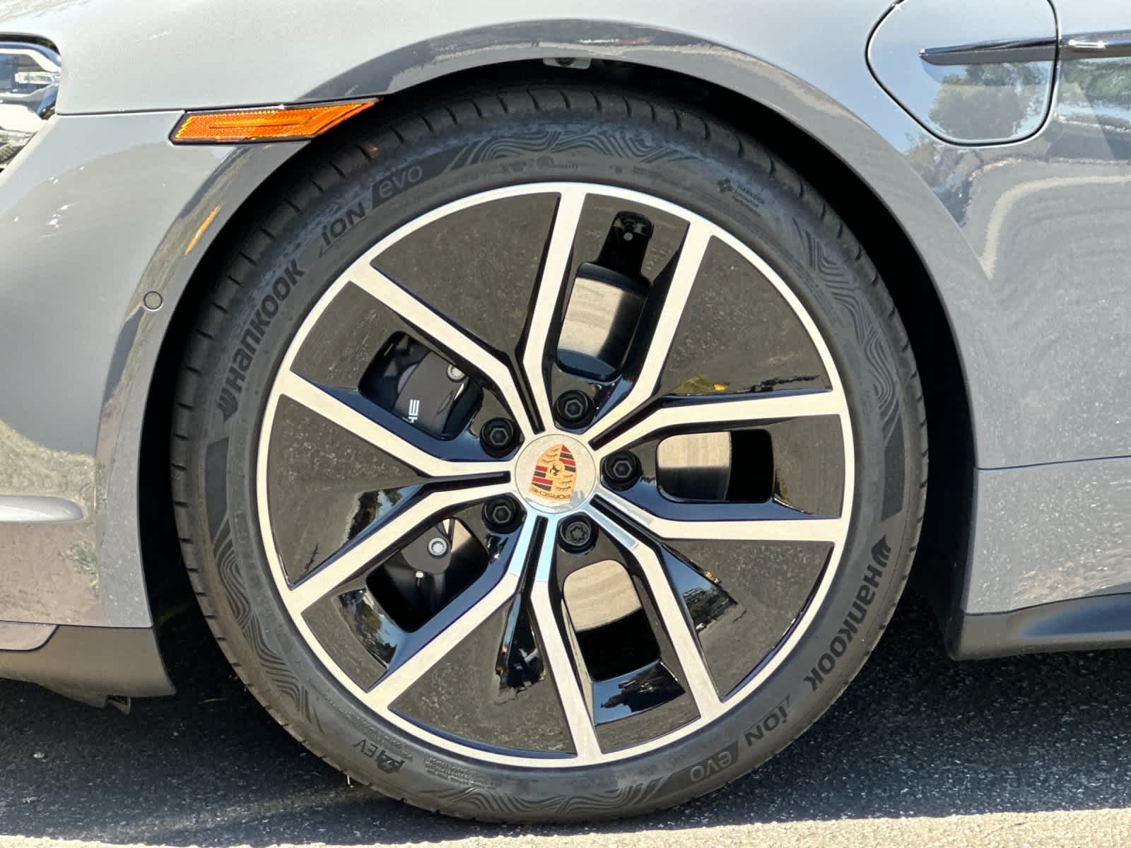 2026 Porsche Taycan Taycan Black Edition