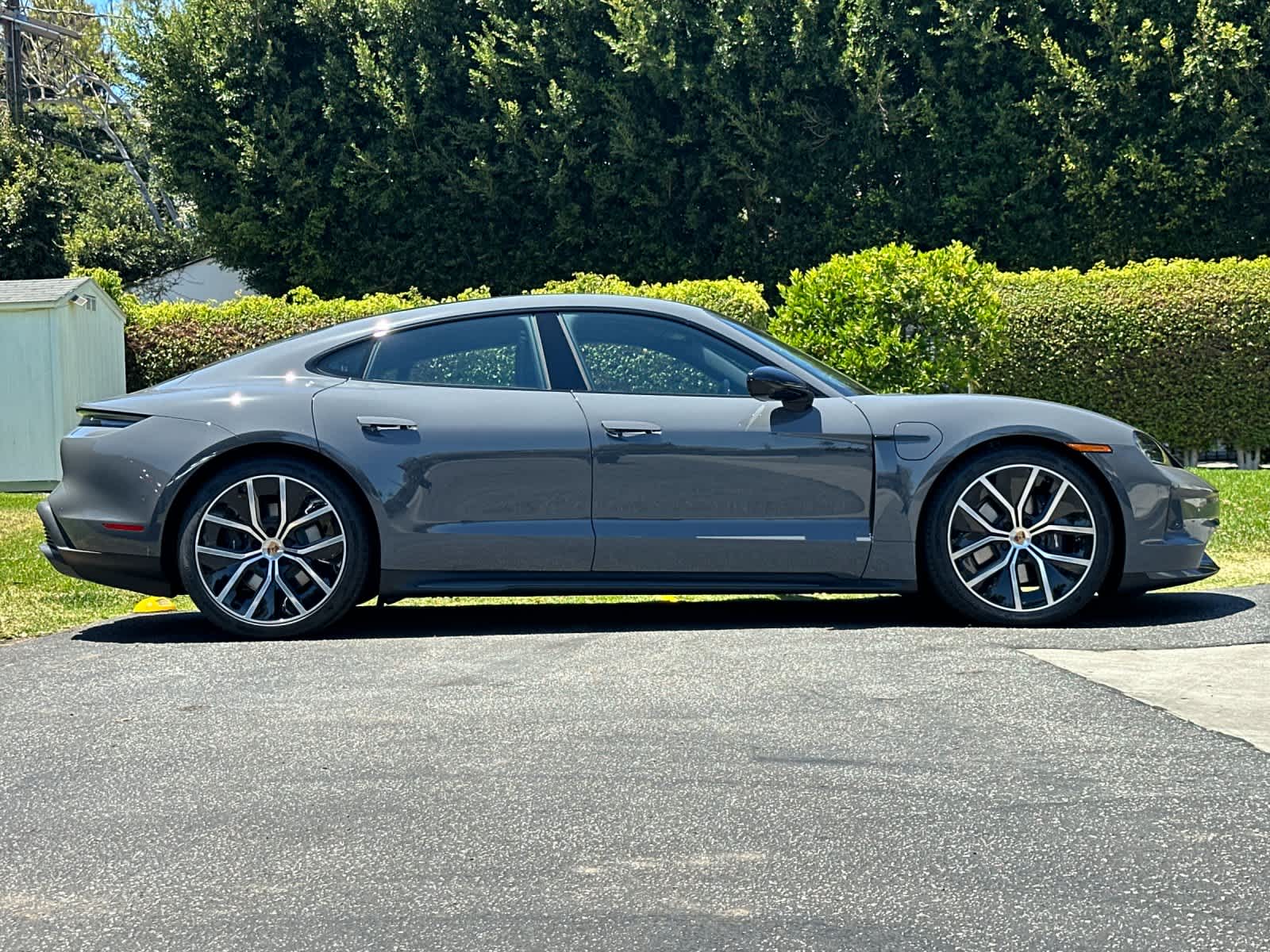 2026 Porsche Taycan Taycan Black Edition