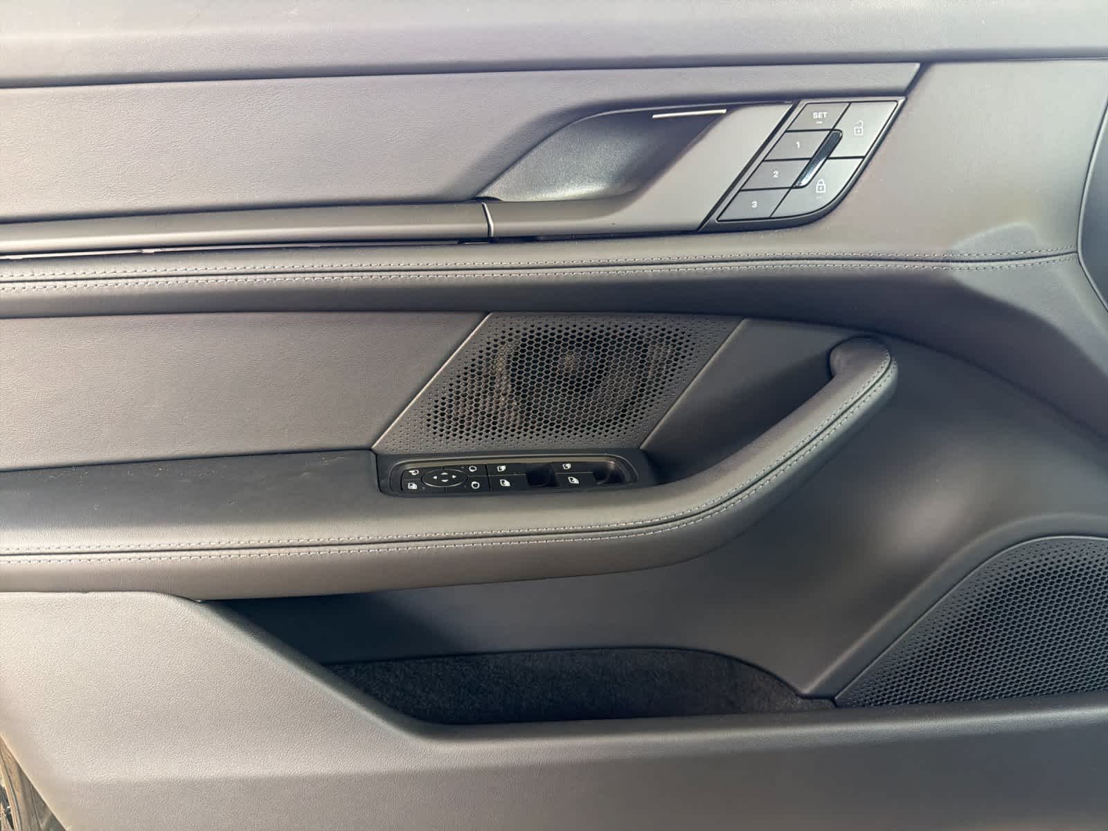 2026 Porsche Taycan Taycan Black Edition