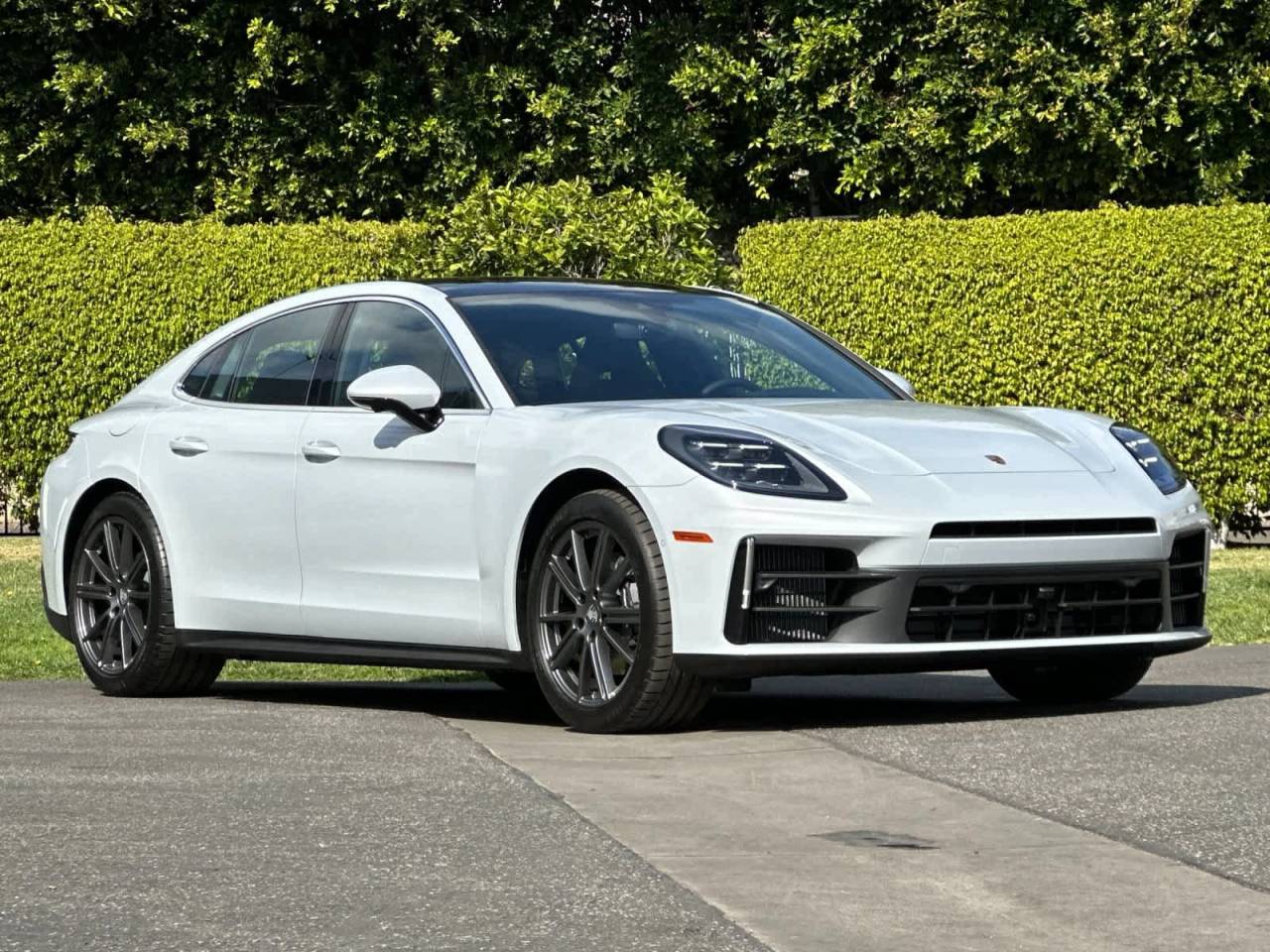 2026 Porsche Panamera 4