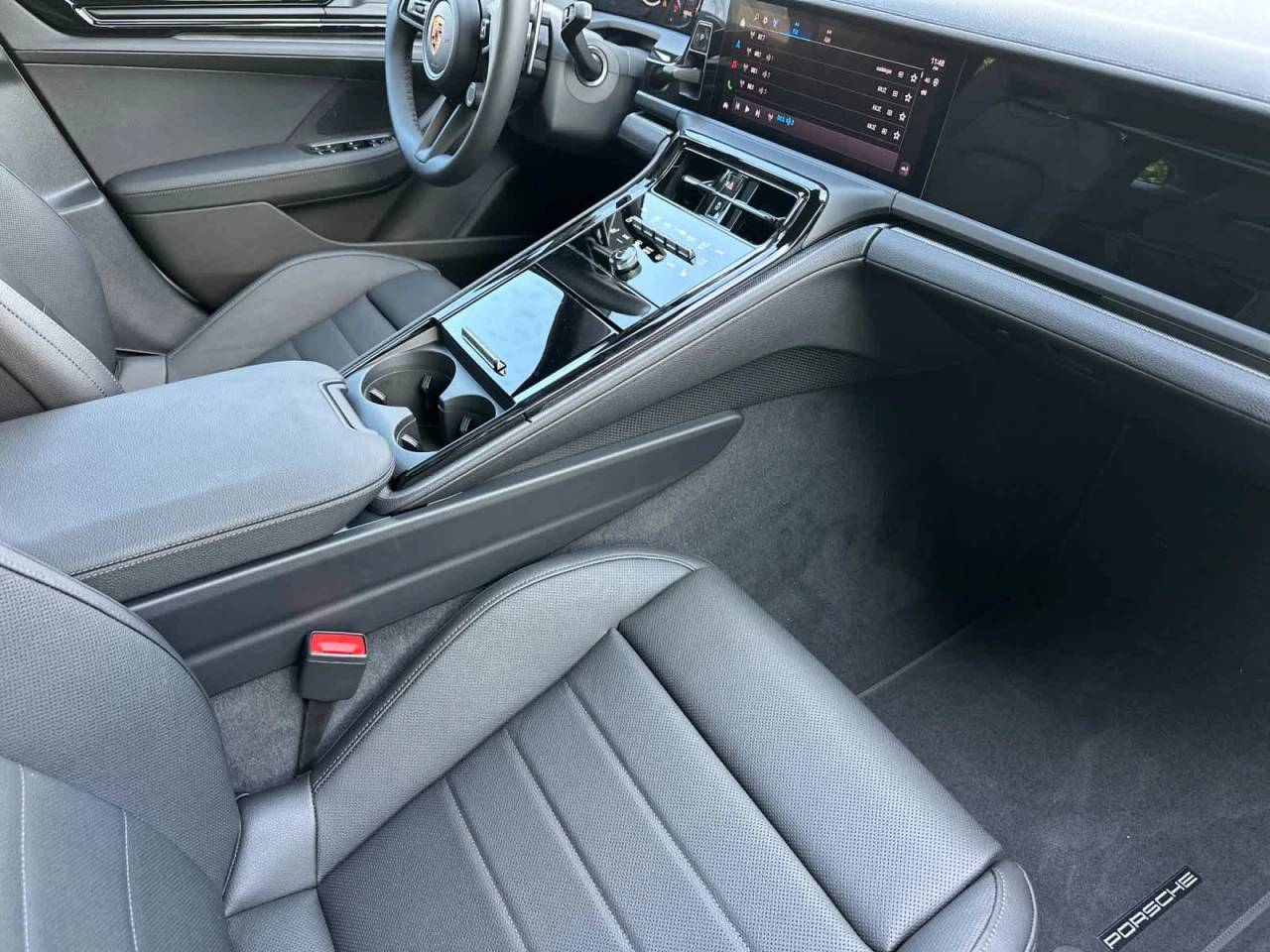 2026 Porsche Panamera 4