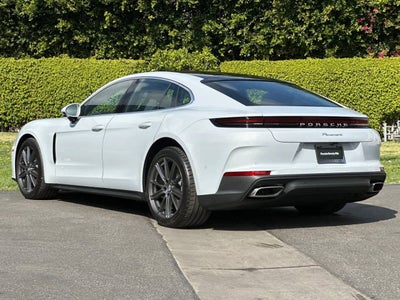 2026 Porsche Panamera 4