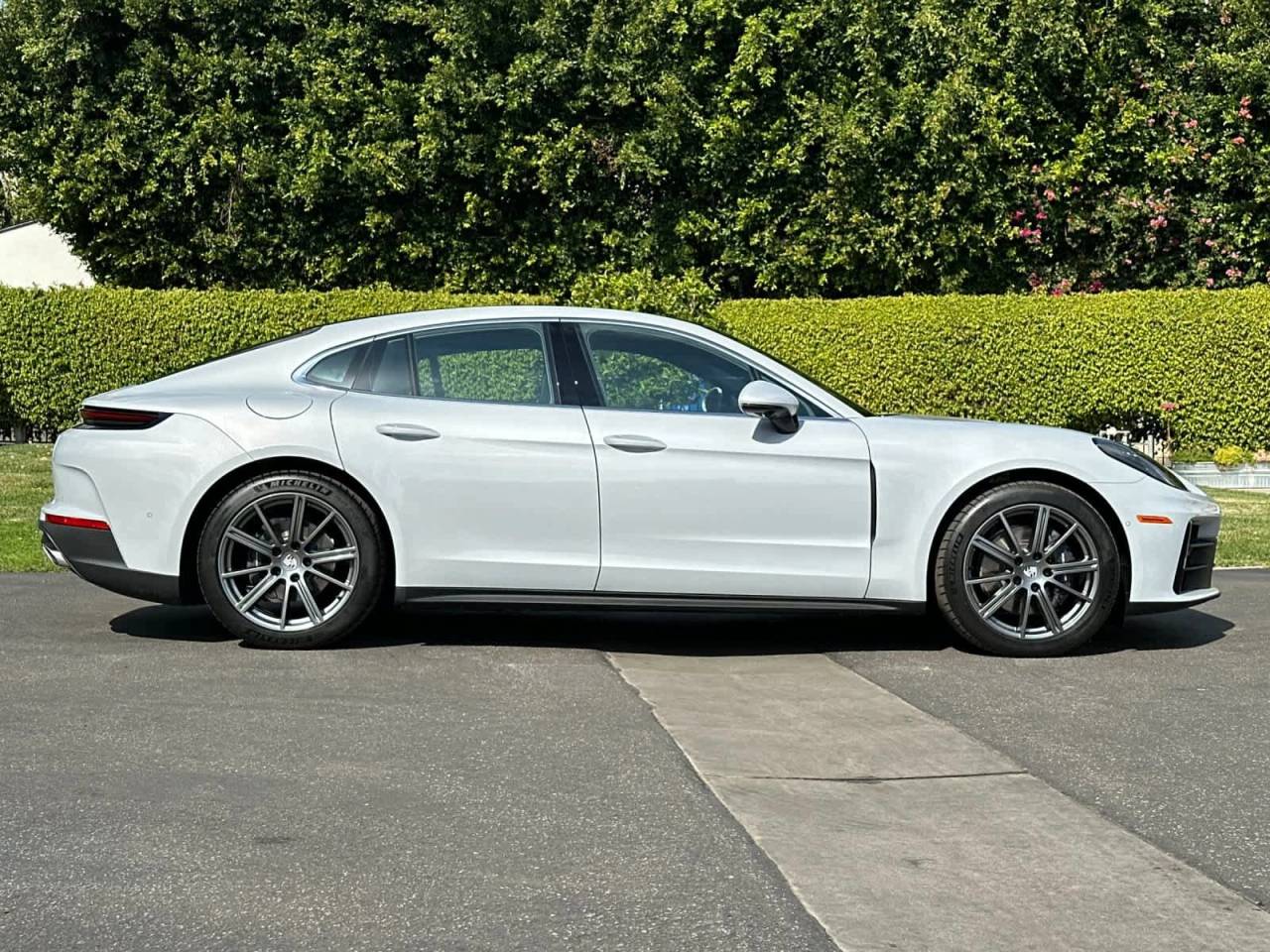 2026 Porsche Panamera 4