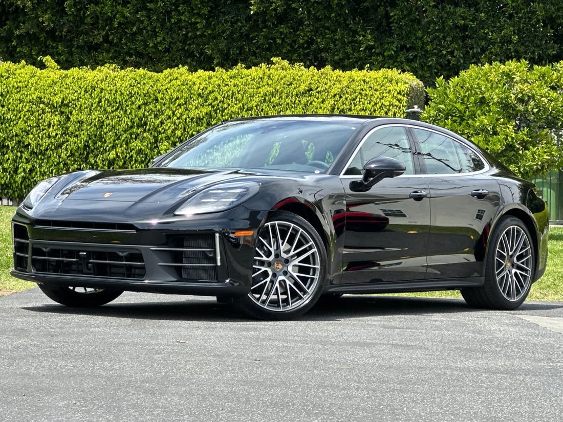 2026 Porsche Panamera — photo 1 of 33
