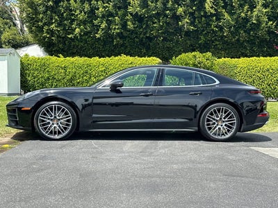 2026 Porsche Panamera Base