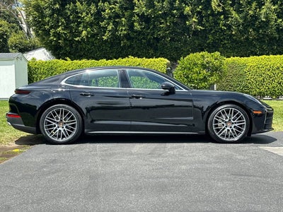2026 Porsche Panamera Base