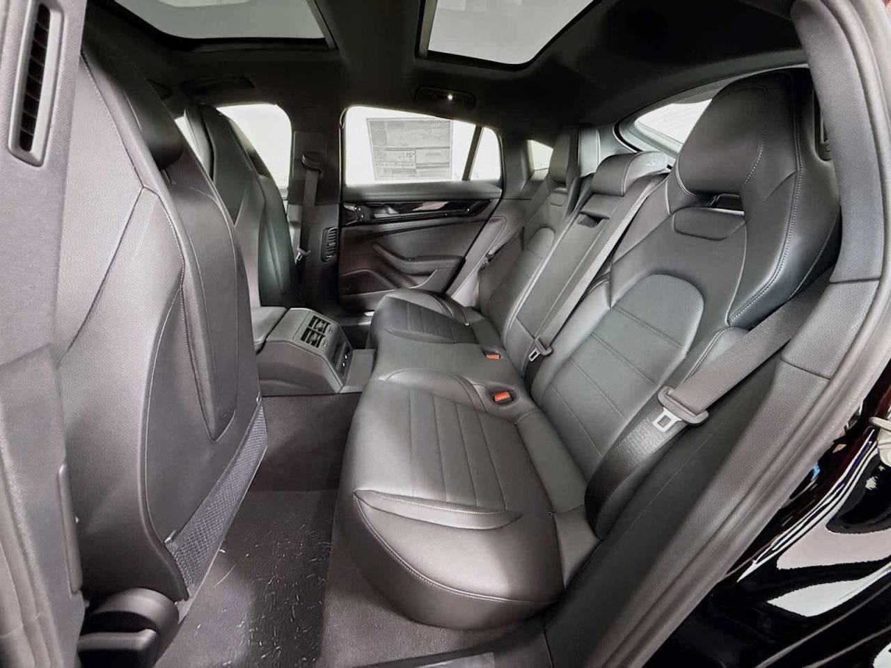 2025 Porsche Panamera RWD