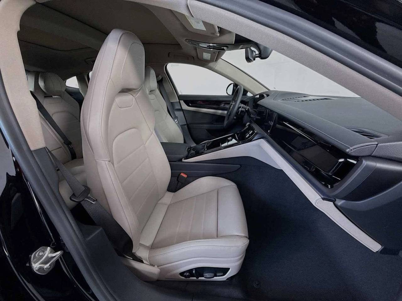 2025 Porsche Panamera RWD