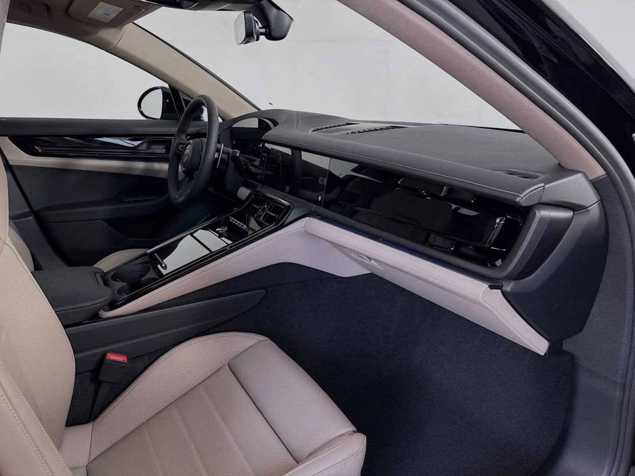 2025 Porsche Panamera RWD