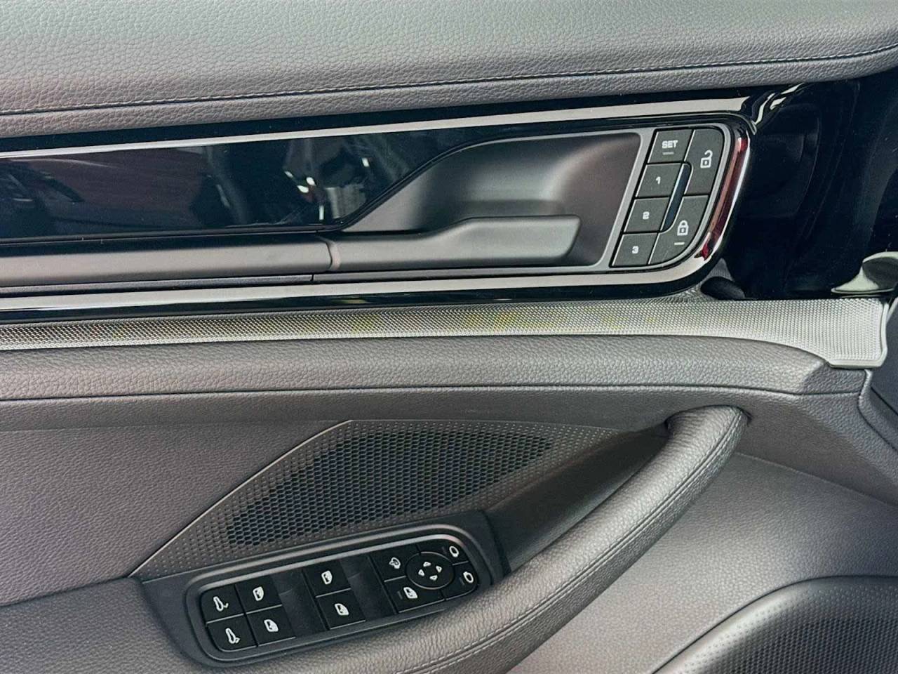 2025 Porsche Panamera 4