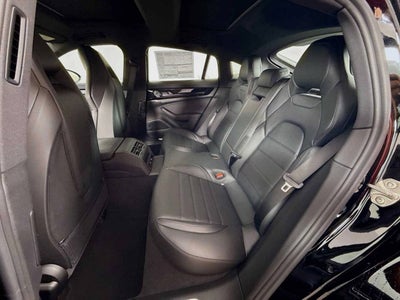 2025 Porsche Panamera 4