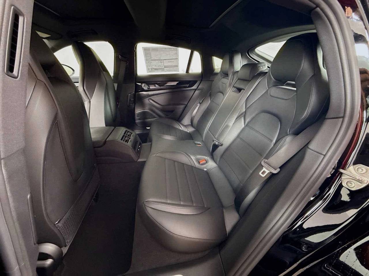 2025 Porsche Panamera 4