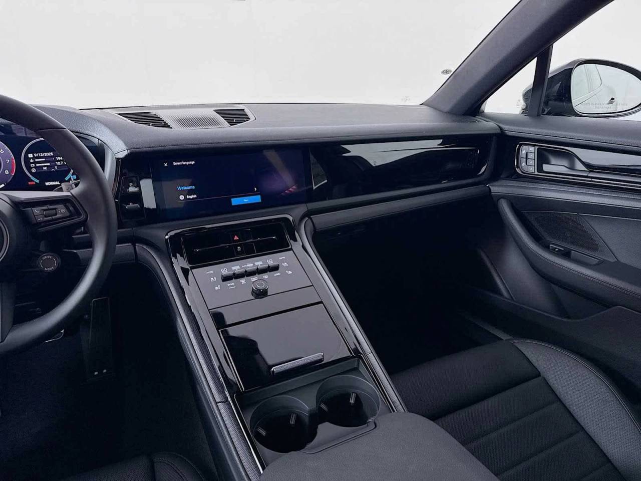 2025 Porsche Panamera 4