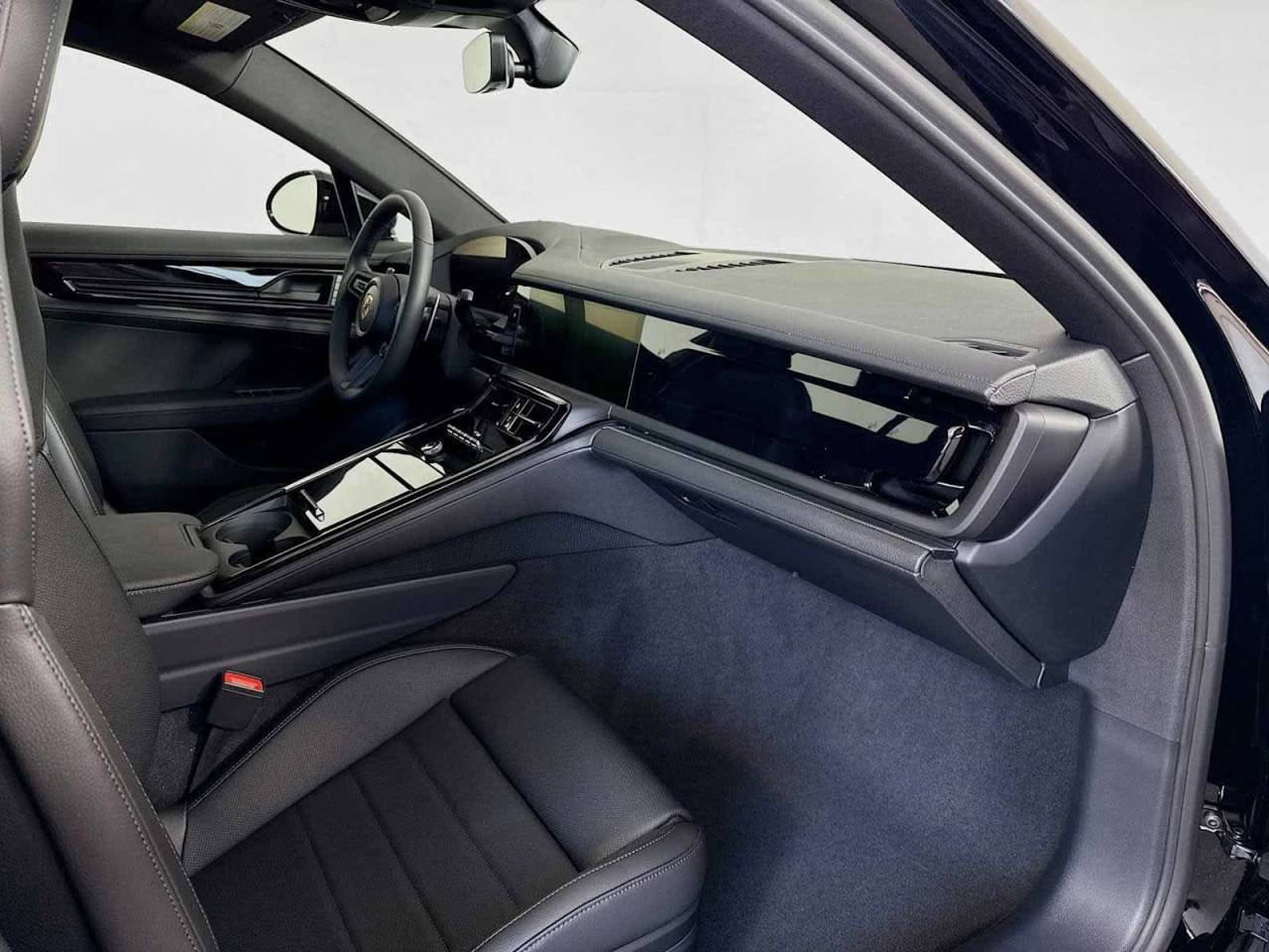 2025 Porsche Panamera 4