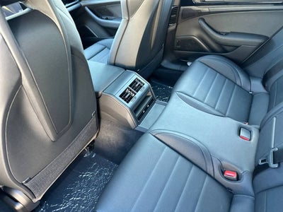 2026 Porsche Panamera Base