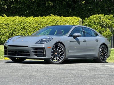 2026 Porsche Panamera Base