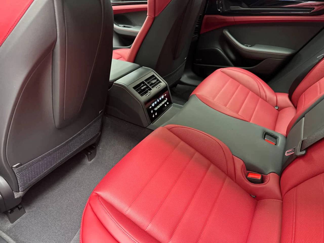 2026 Porsche Panamera Base