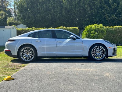 2026 Porsche Panamera Panamera
