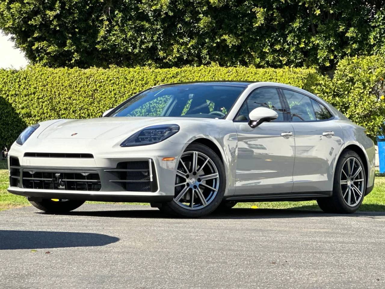 2026 Porsche Panamera 4
