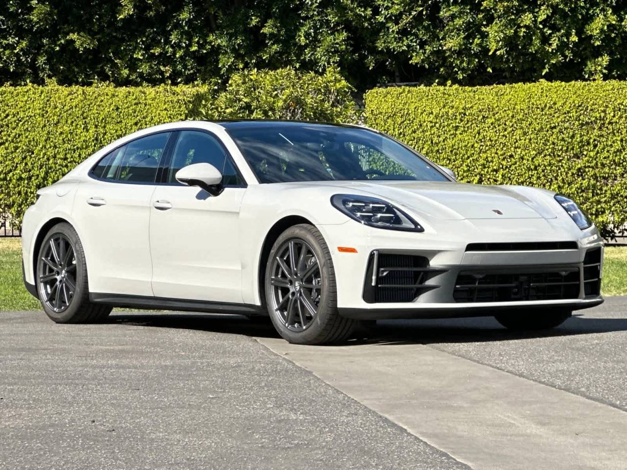 2026 Porsche Panamera 4
