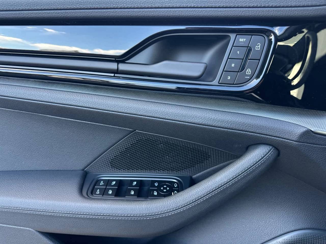 2026 Porsche Panamera 4