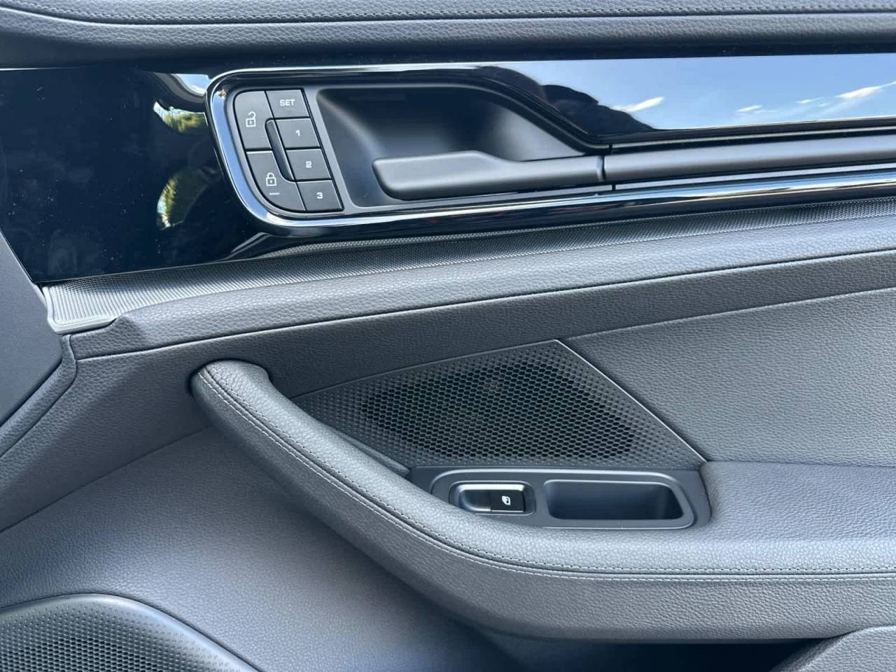 2026 Porsche Panamera 4