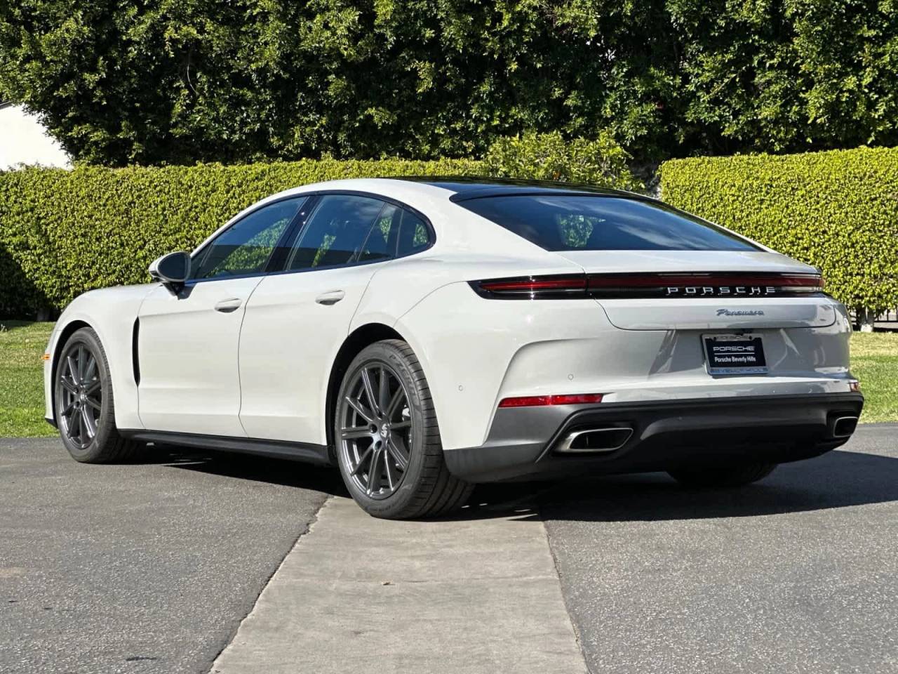 2026 Porsche Panamera 4