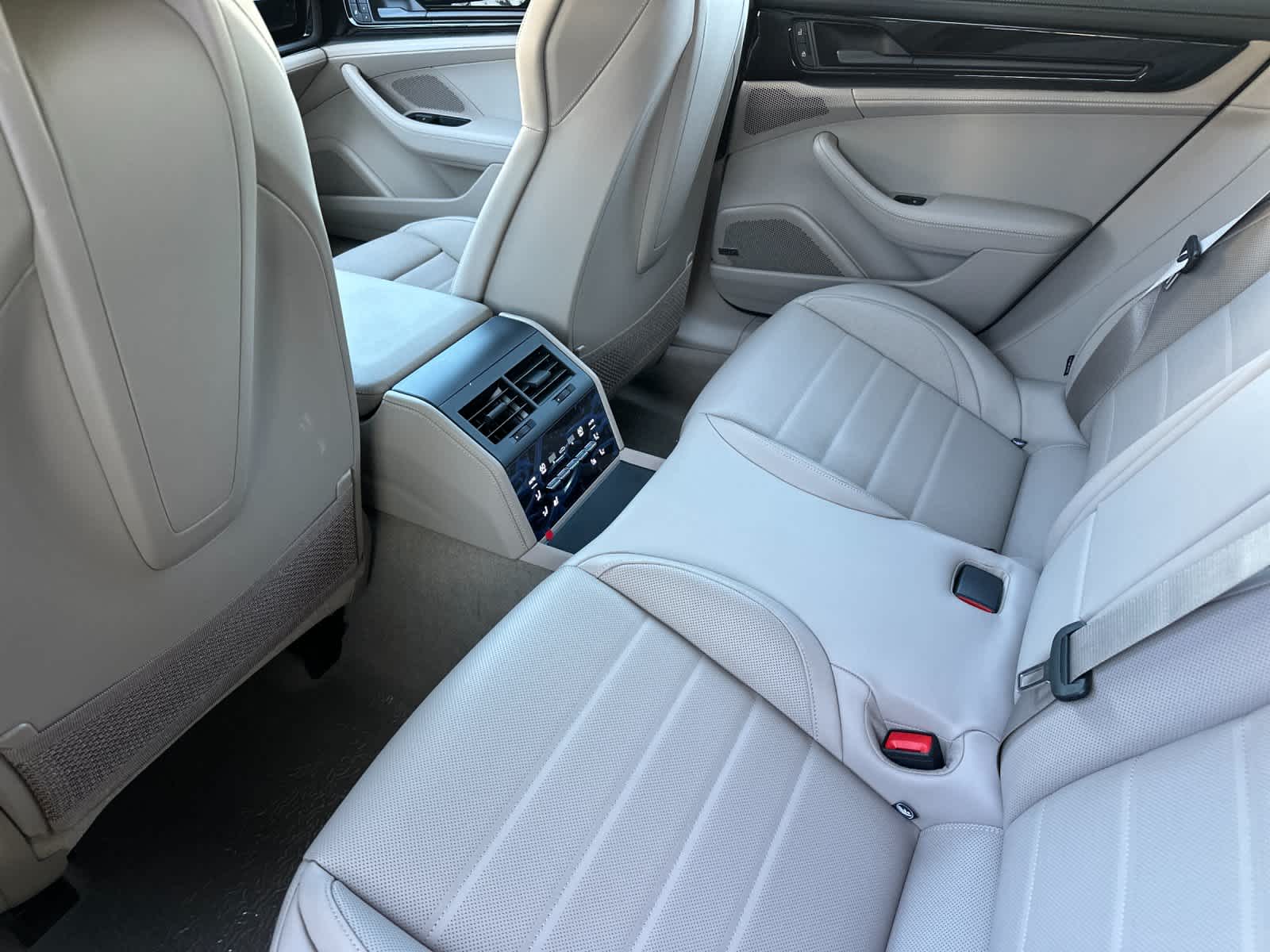 2026 Porsche Panamera Base
