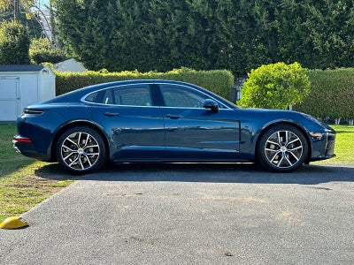 2026 Porsche Panamera Base