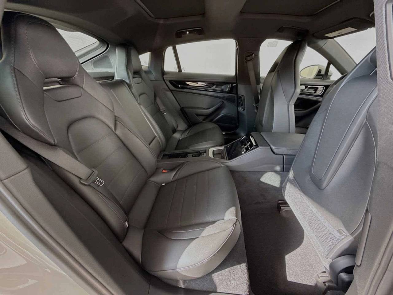 2026 Porsche Panamera 4