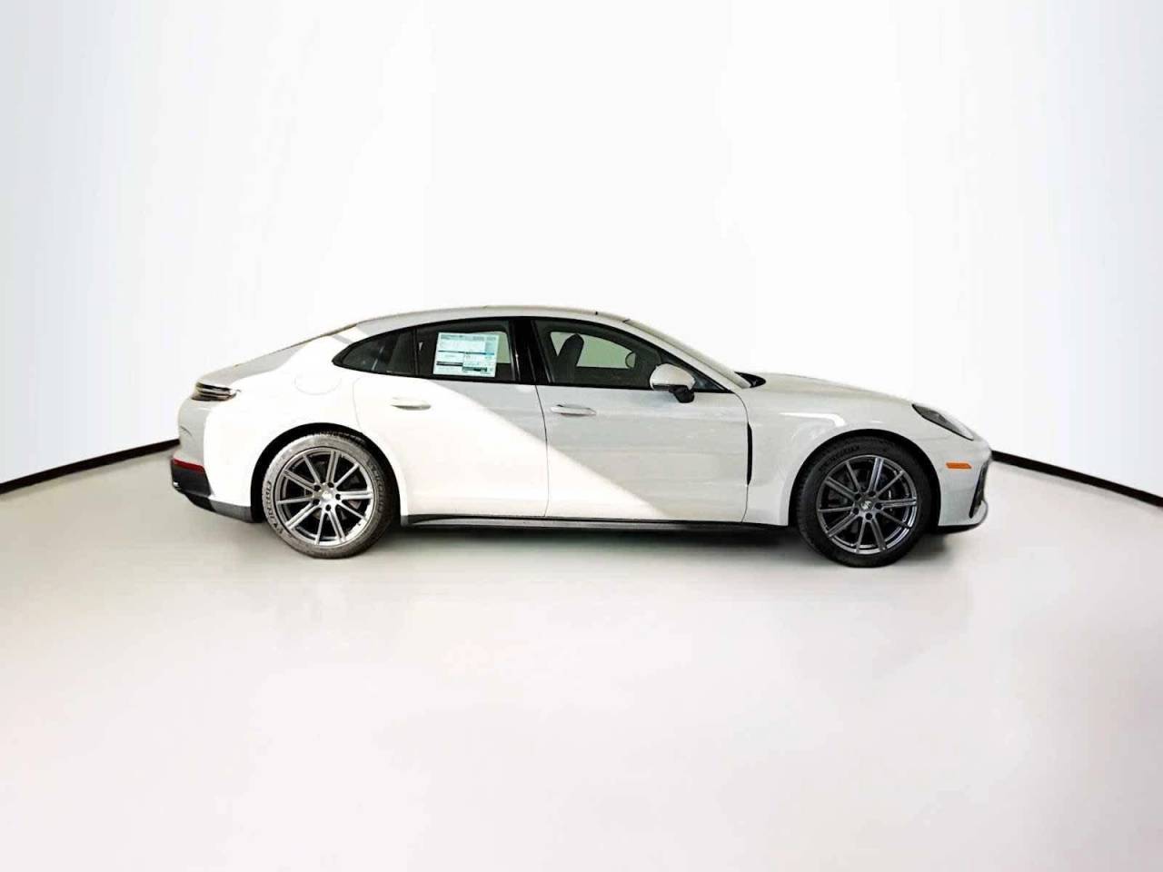 2026 Porsche Panamera 4