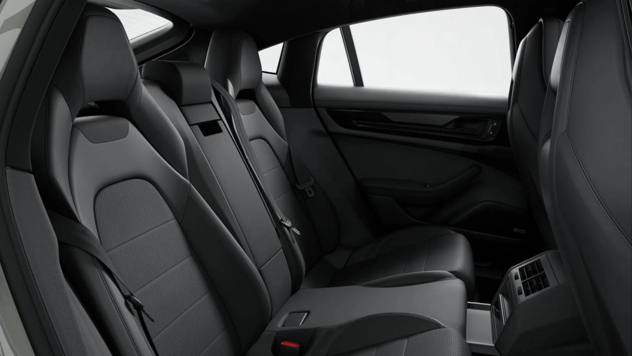 2026 Porsche Panamera RWD