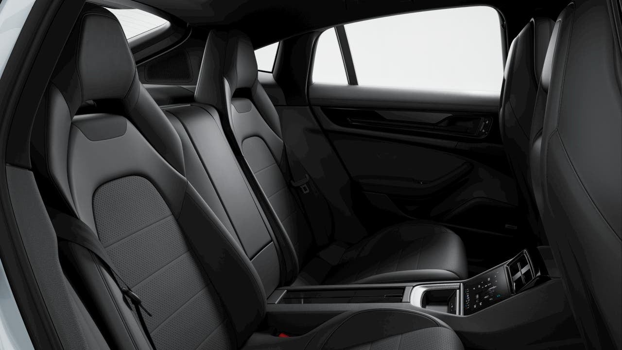 2025 Porsche Panamera 4