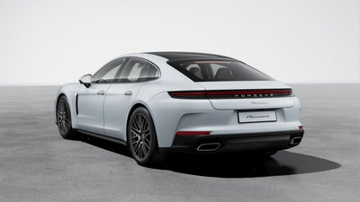 2025 Porsche Panamera 4