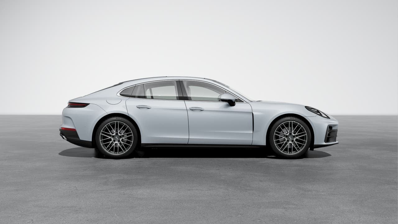 2025 Porsche Panamera 4