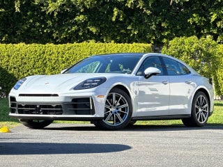 2026 Porsche Panamera 4