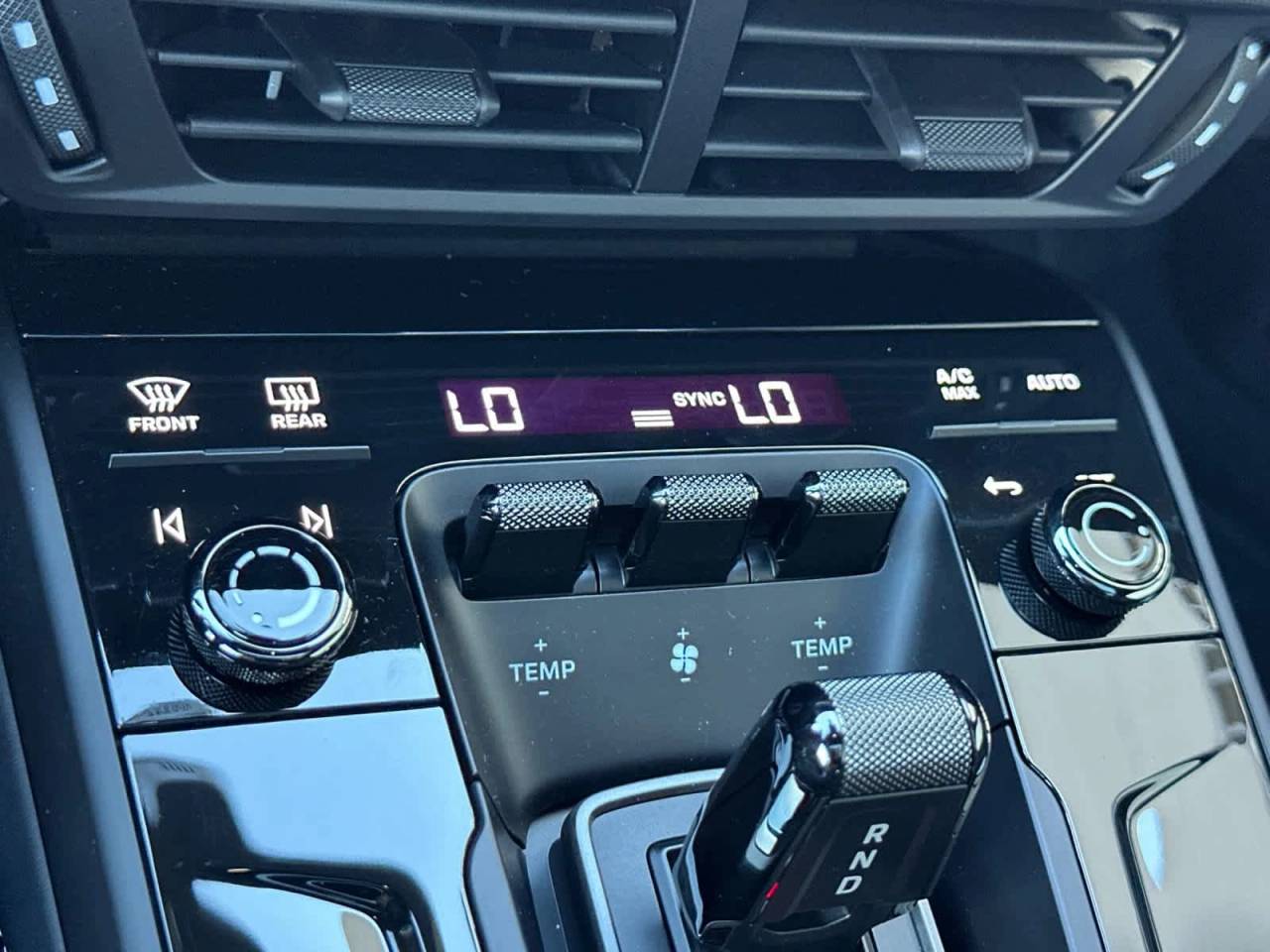 2026 Porsche 911 Carrera 4 GTS