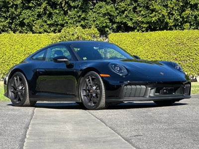 2026 Porsche 911 Carrera 4 GTS