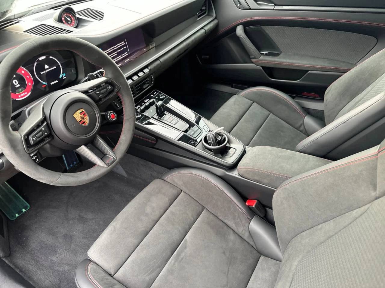 2026 Porsche 911 Carrera 4 GTS