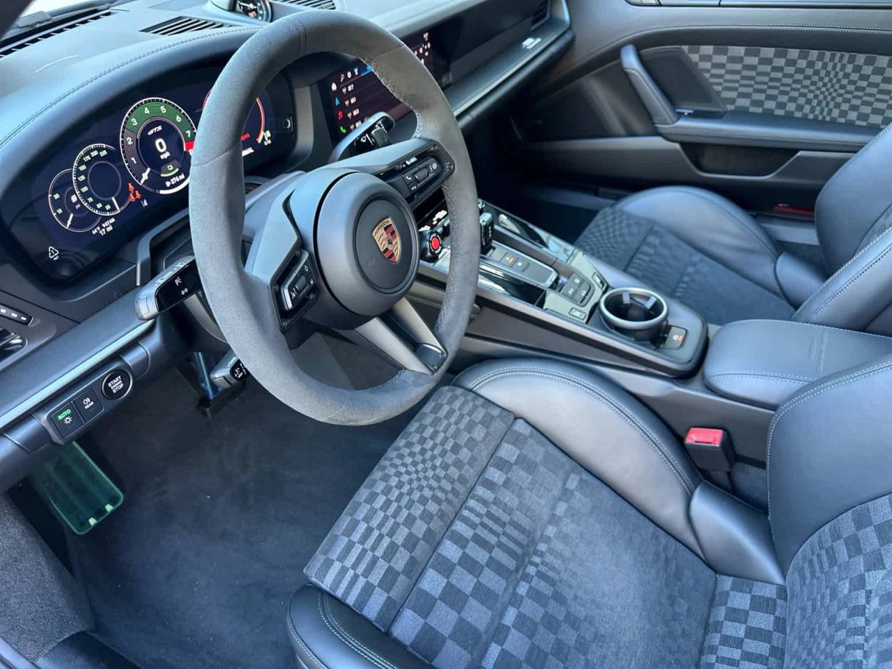 2026 Porsche 911 Carrera 4 GTS