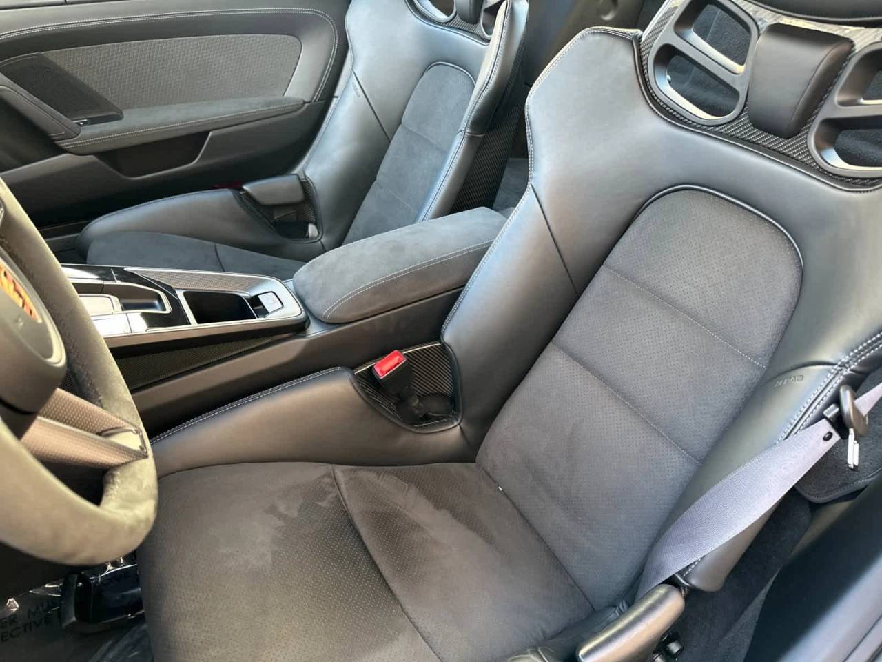 2025 Porsche 911 Carrera GTS