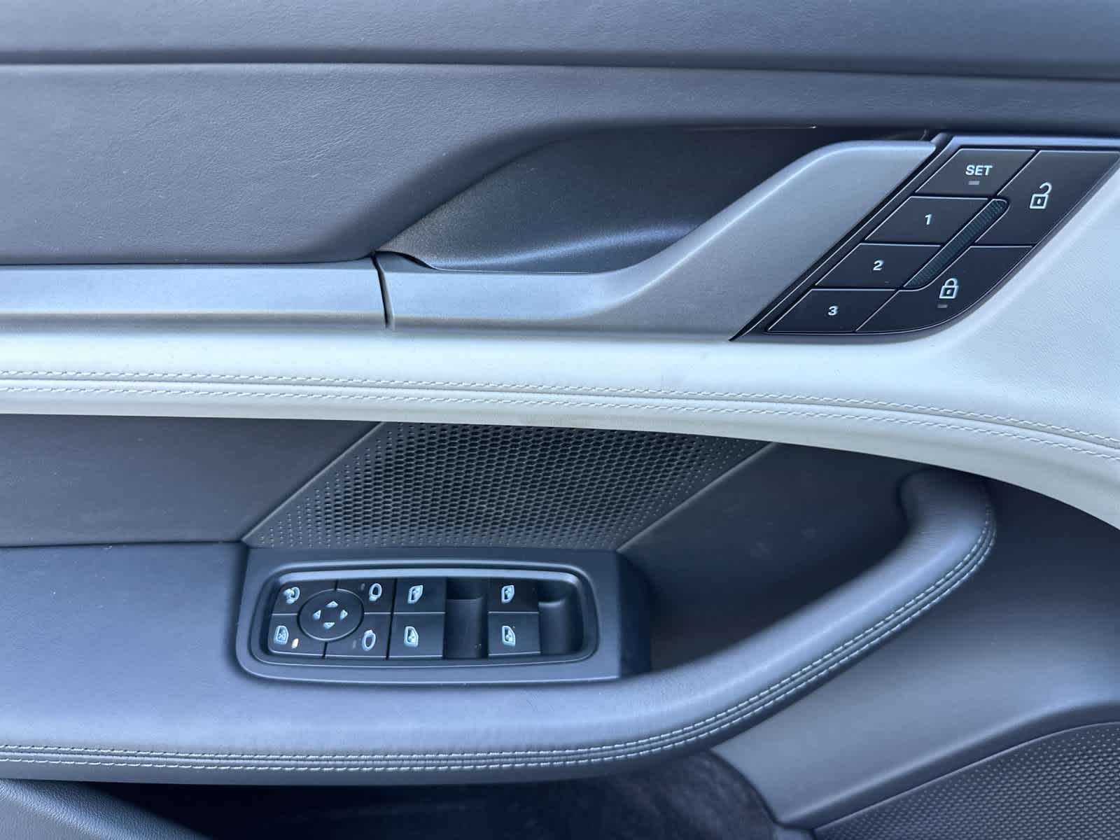 2026 Porsche Taycan 4S