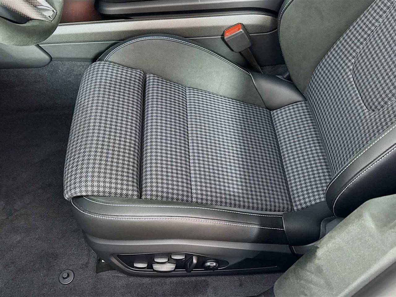 2025 Porsche Taycan Turbo