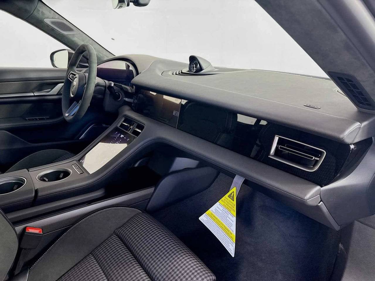 2025 Porsche Taycan Turbo