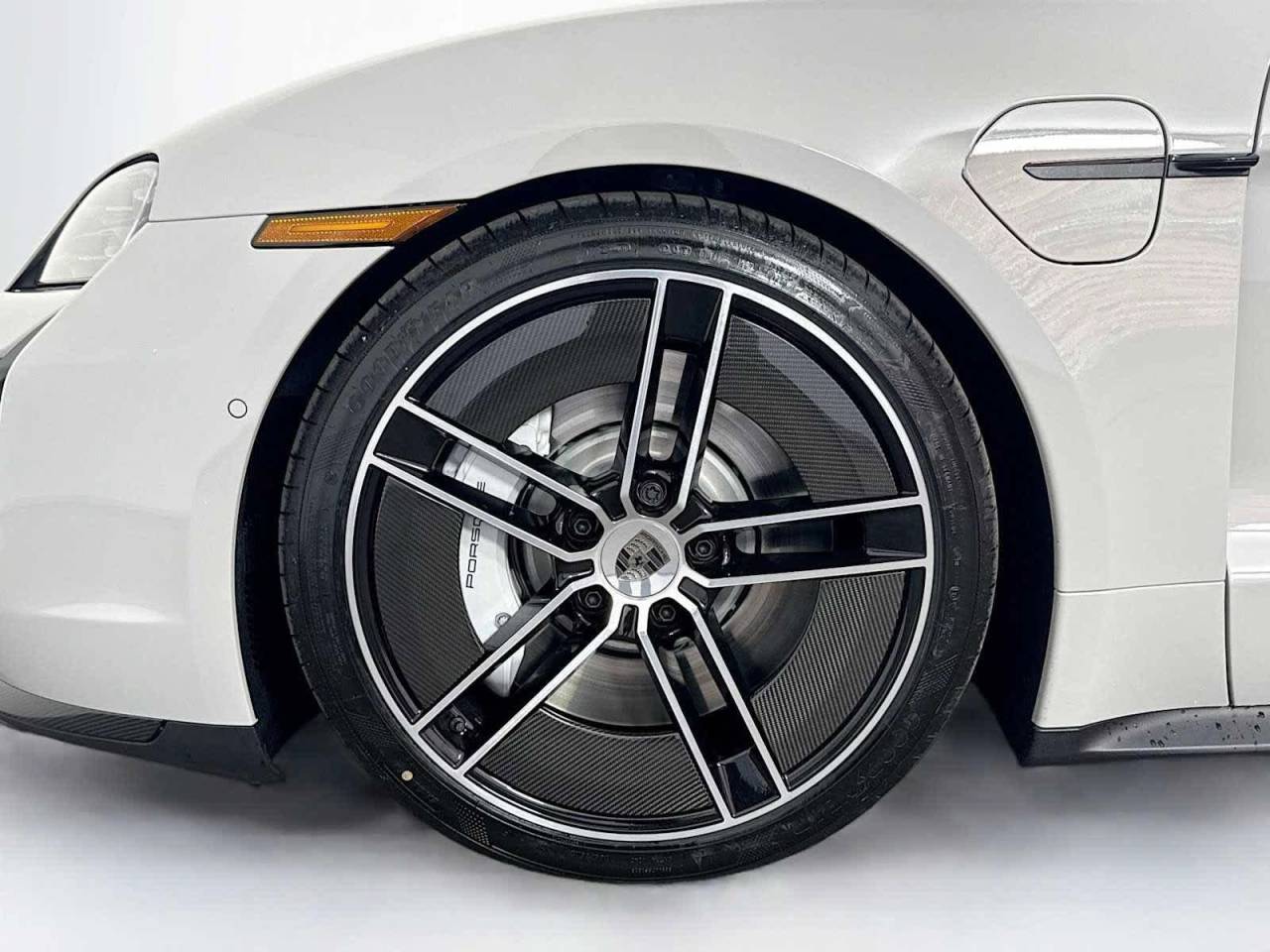 2025 Porsche Taycan Turbo