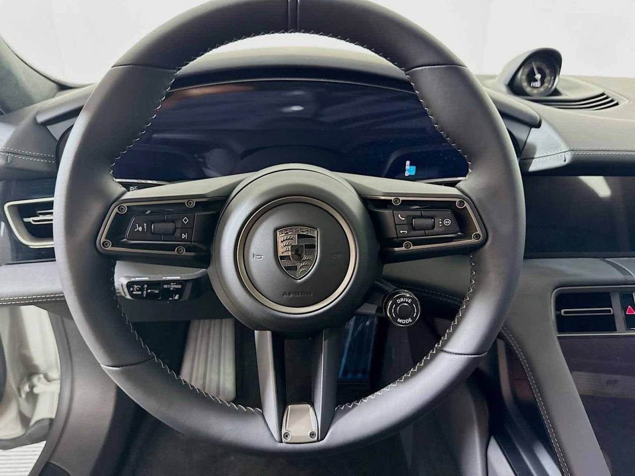 2025 Porsche Taycan Turbo